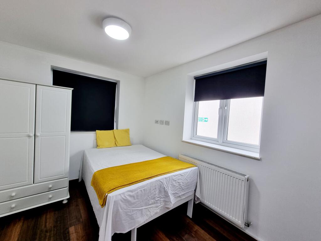 1 bed 1st Floor Flat for rent in Slough. From Century 21 Goodmayes - Ilford
