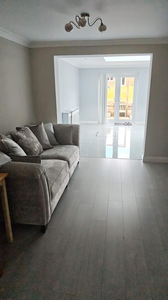 4 bed Semi Detached for rent in Chattenden. From Century 21 Goodmayes - Ilford 4 bed Semi Detached for rent in Chattenden. From Century 21 Goodmayes - Ilford