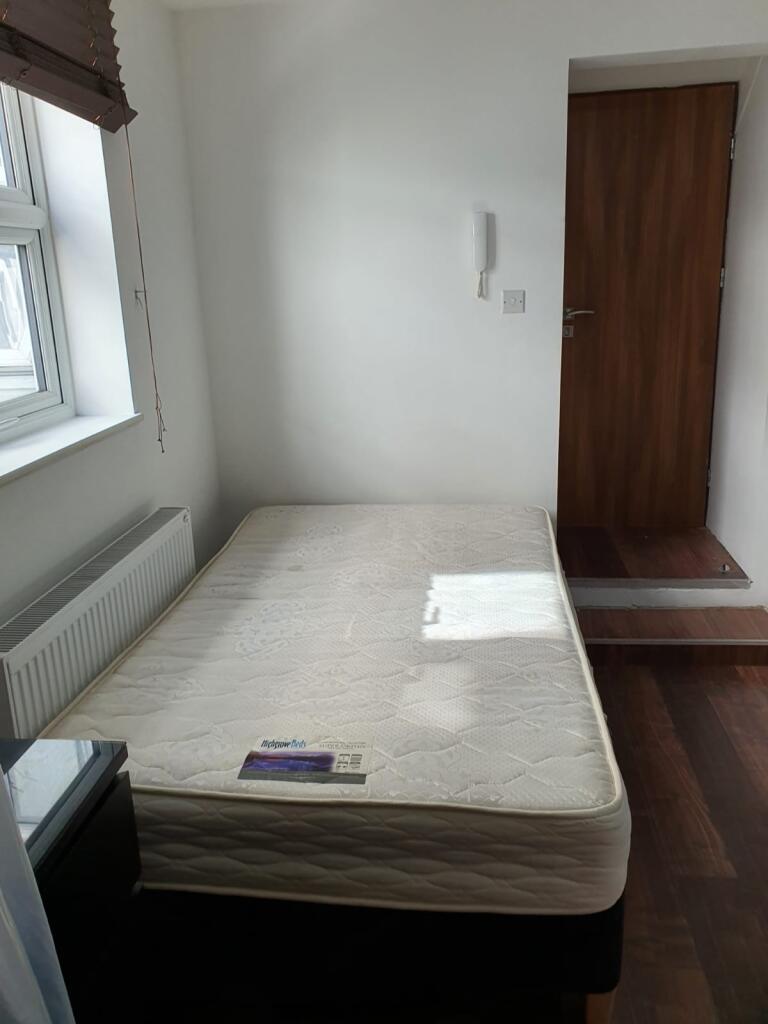 1 bed House Share for rent in Slough. From Century 21 Goodmayes - Ilford