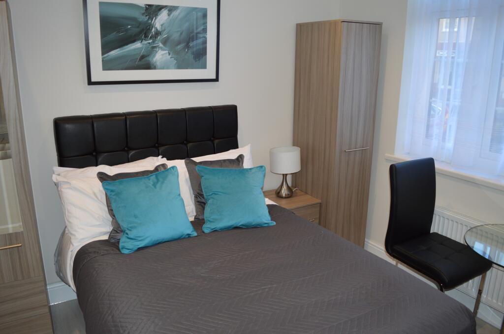 4 bed Studio for rent in Ilford. From Century 21 Goodmayes - Ilford 4 bed Studio for rent in Ilford. From Century 21 Goodmayes - Ilford