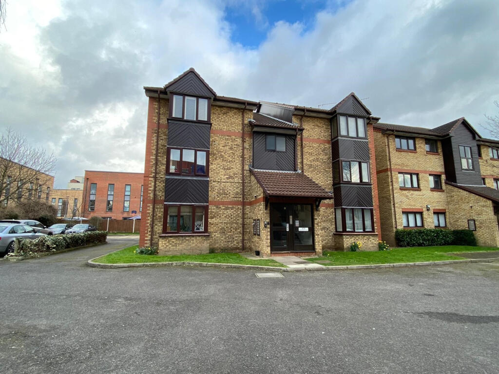 4 bed Studio for rent in Barking. From Century 21 Goodmayes - Ilford