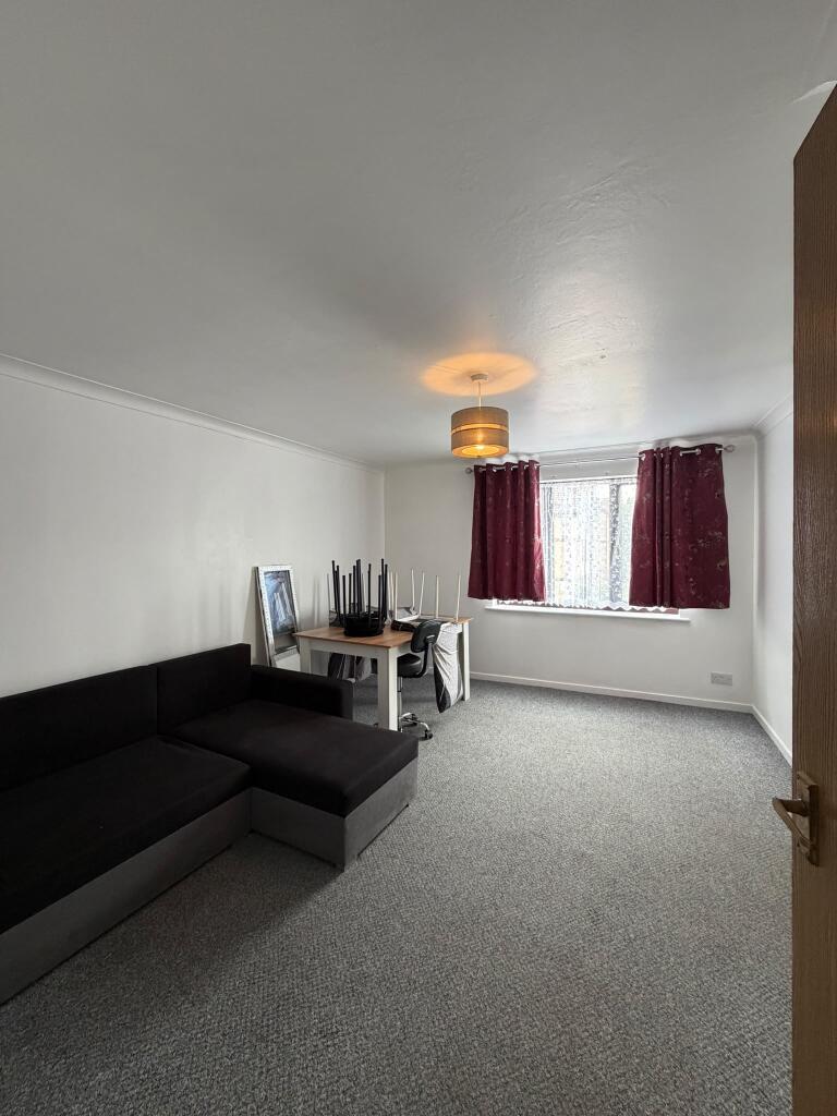3 bed 1st Floor Flat for rent in Dagenham. From Century 21 Goodmayes - Ilford 3 bed 1st Floor Flat for rent in Dagenham. From Century 21 Goodmayes - Ilford