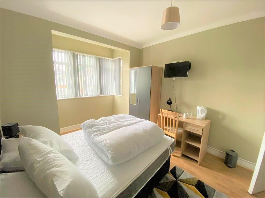 7 bed Semi Detached for rent in Ilford. From Century 21 Goodmayes - Ilford