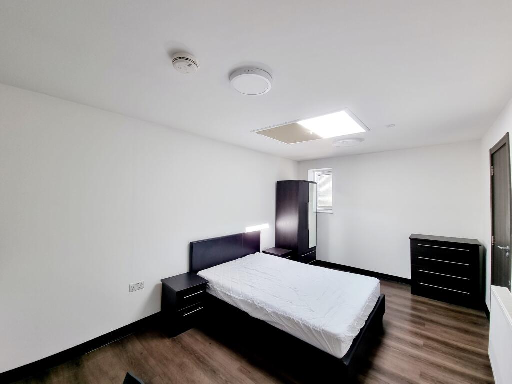 0 bed Studio for rent in Penge. From Century 21 Goodmayes - Ilford