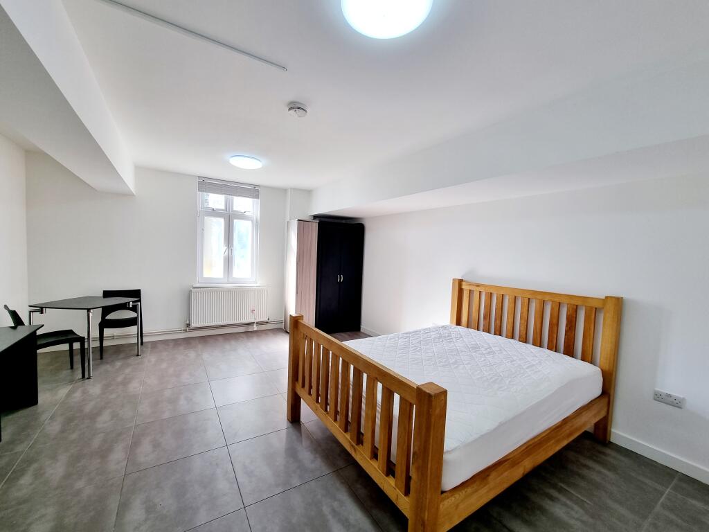 0 bed Studio for rent in Ilford. From Century 21 Goodmayes - Ilford
