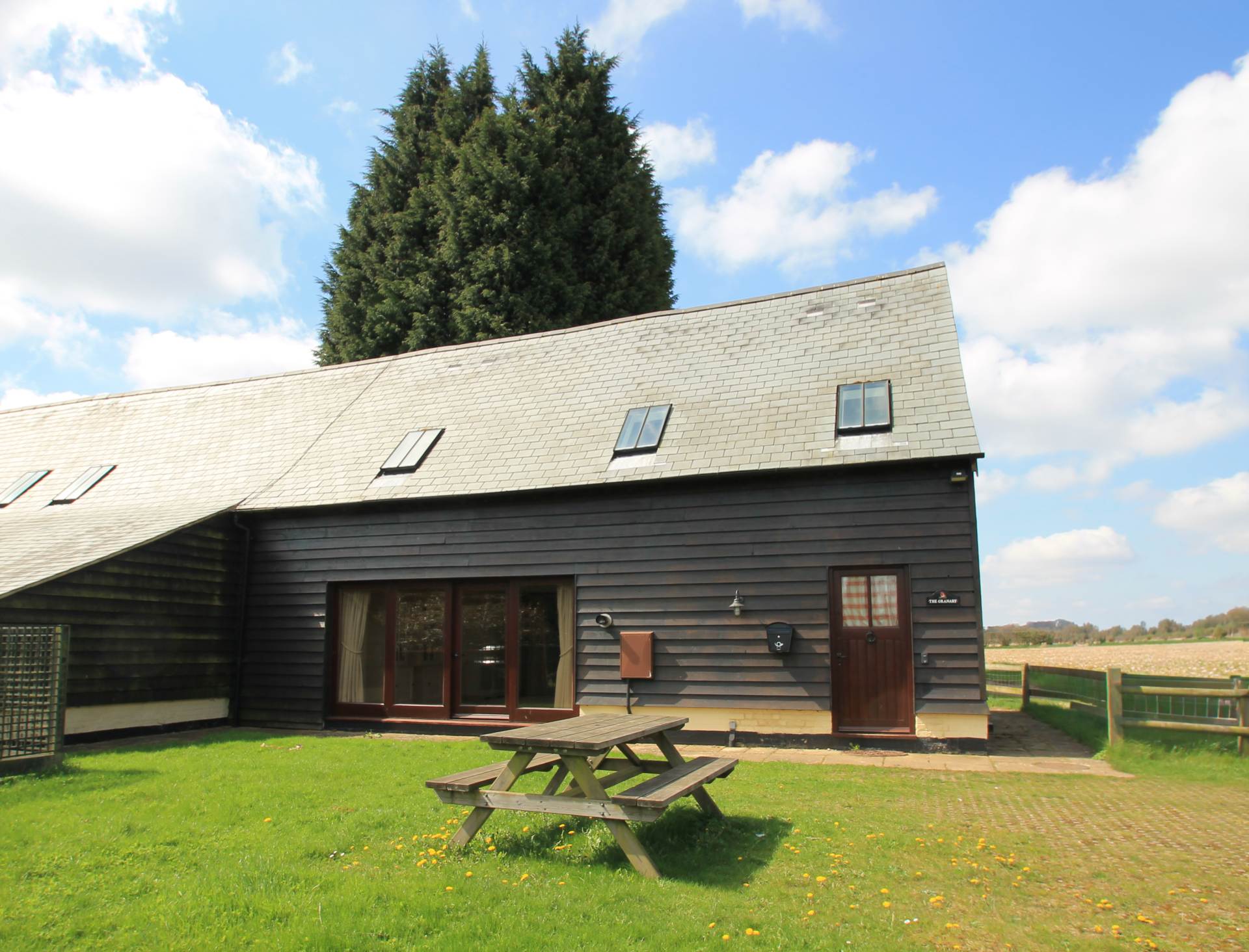 3 bed Detached for rent in Tring. From Cesare & Co - Residential Sales 3 bed Detached for rent in Tring. From Cesare & Co - Residential Sales