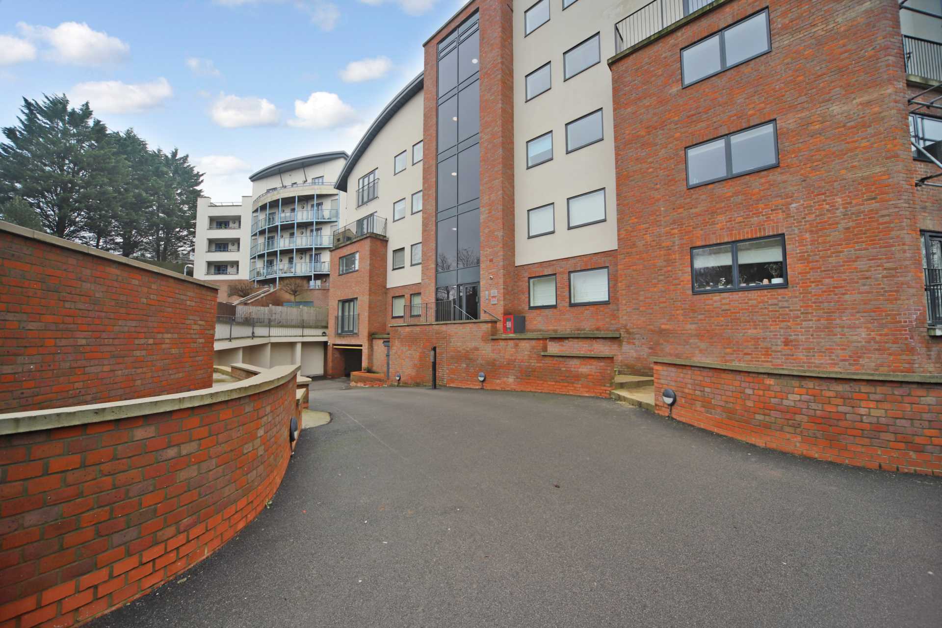 2 bed Apartment for rent in Tring. From Cesare & Co - Residential Sales 2 bed Apartment for rent in Tring. From Cesare & Co - Residential Sales