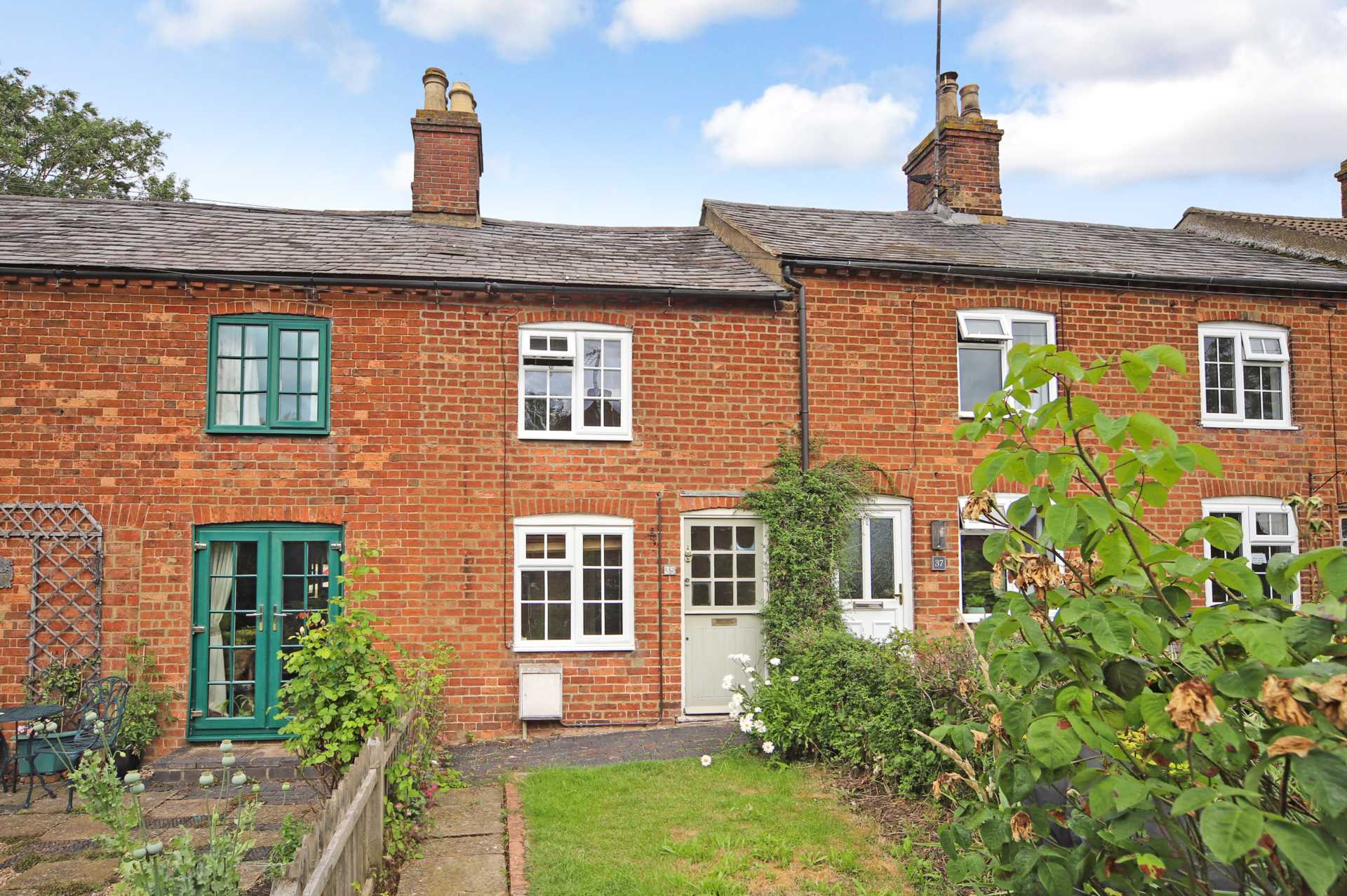 2 bed Cottage for rent in Aylesbury. From Cesare & Co - Residential Sales