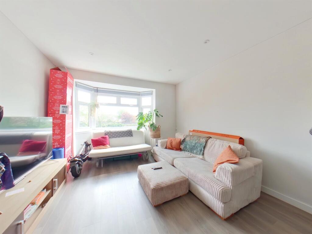 2 bed 1st Floor Flat for rent in Peel Common. From Chambers Sales and Lettings - Stubbington