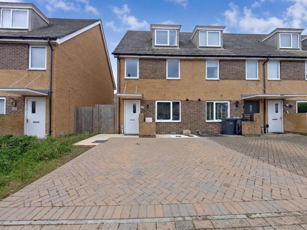 4 bed End of Terrace for rent in Peel Common. From Chambers Sales and Lettings - Stubbington