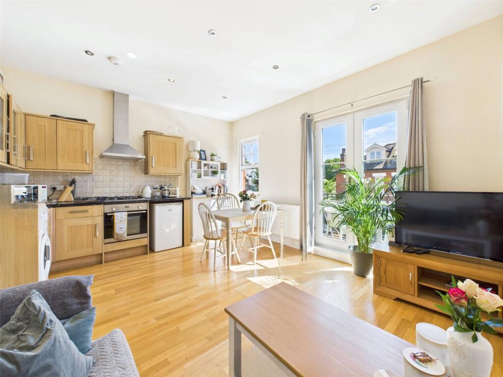 2 bed Apartment for rent in Hampton. From Chase Buchanan - Hampton Hill Office