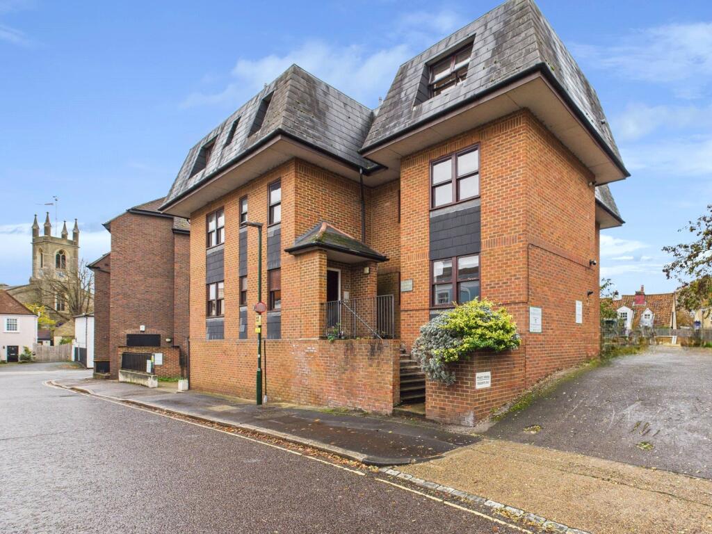 2 bed Apartment for rent in Hampton. From Chase Buchanan - Hampton Hill Office 2 bed Apartment for rent in Hampton. From Chase Buchanan - Hampton Hill Office