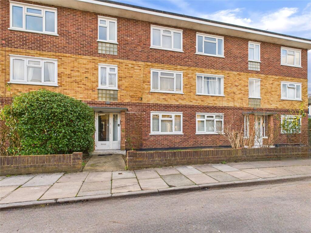 1 bed Apartment for rent in Hampton. From Chase Buchanan - Hampton Hill Office