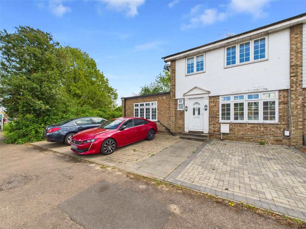 4 bed Semi Detached for rent in West Molesey. From Chase Buchanan - Hampton Hill Office