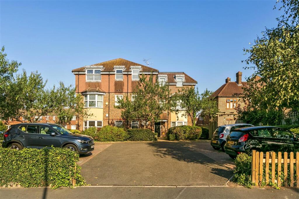 2 bed Apartment for rent in Feltham. From Chase Buchanan - Hampton Hill Office