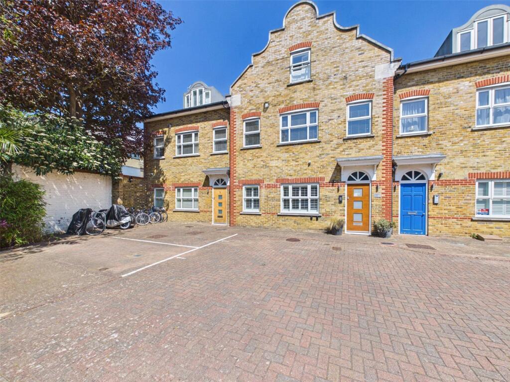 2 bed Apartment for rent in Hampton. From Chase Buchanan - Hampton Hill Office