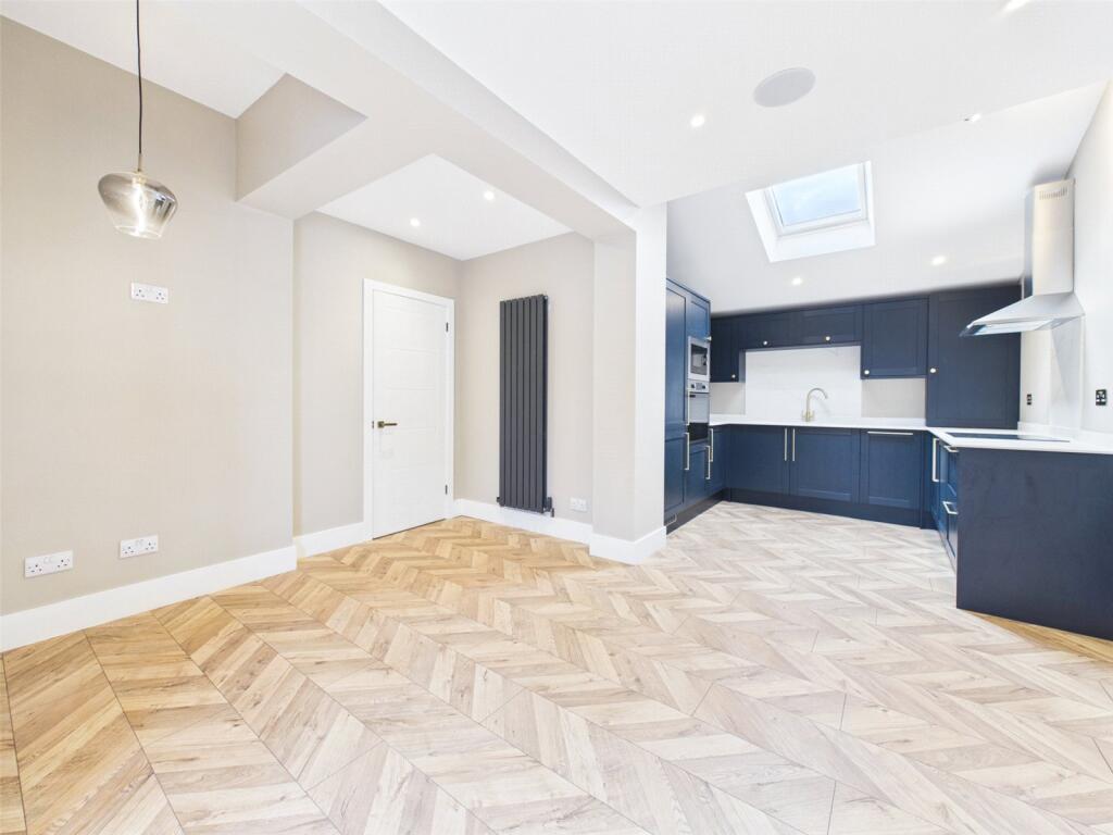2 bed Apartment for rent in Hampton. From Chase Buchanan - Hampton Hill Office