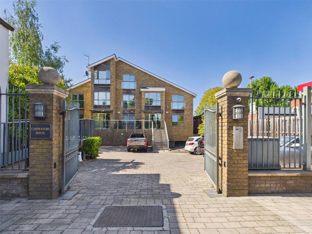 2 bed Apartment for rent in East Molesey. From Chase Buchanan - Hampton Hill Office