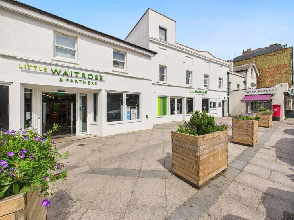 2 bed Apartment for rent in Hampton. From Chase Buchanan - Hampton Hill Office