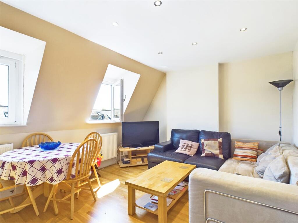 1 bed Apartment for rent in Hampton. From Chase Buchanan - Hampton Hill Office