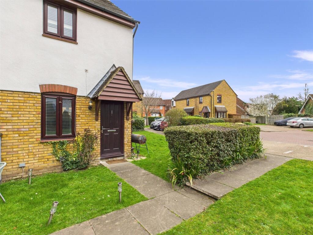 1 bed End of Terrace for rent in Hampton. From Chase Buchanan - Hampton Hill Office