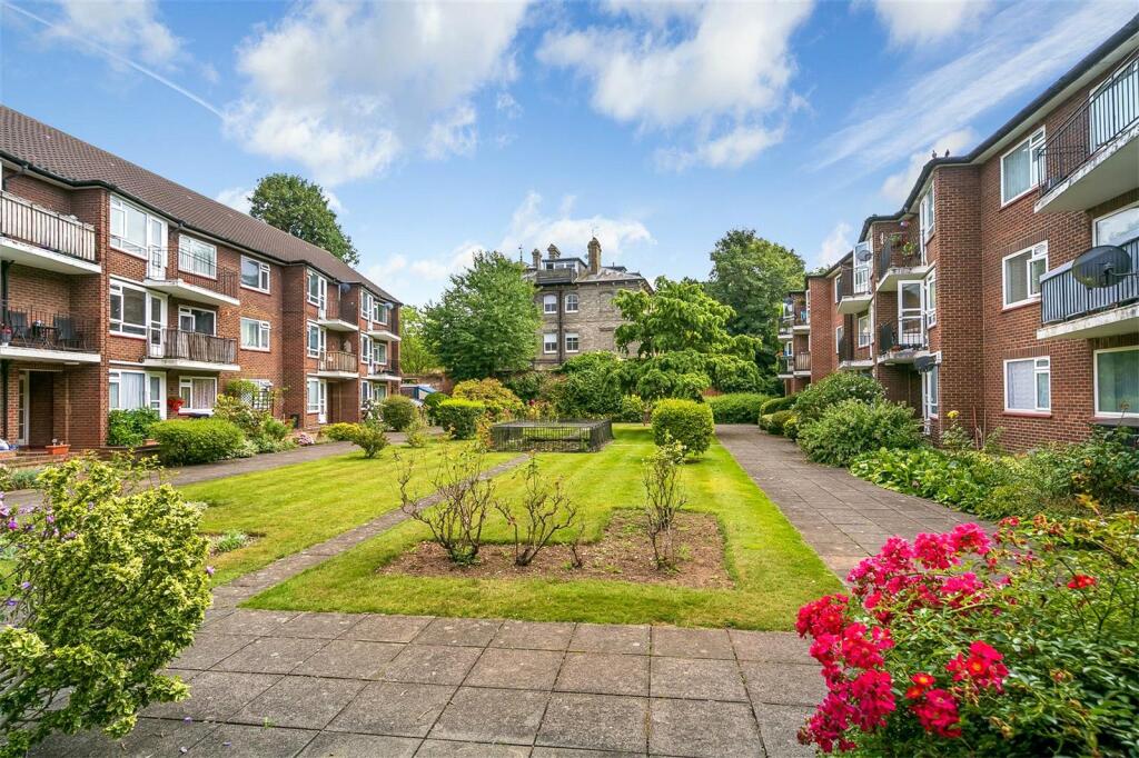 3 bed Apartment for rent in Feltham. From Chase Buchanan - Hampton Hill Office