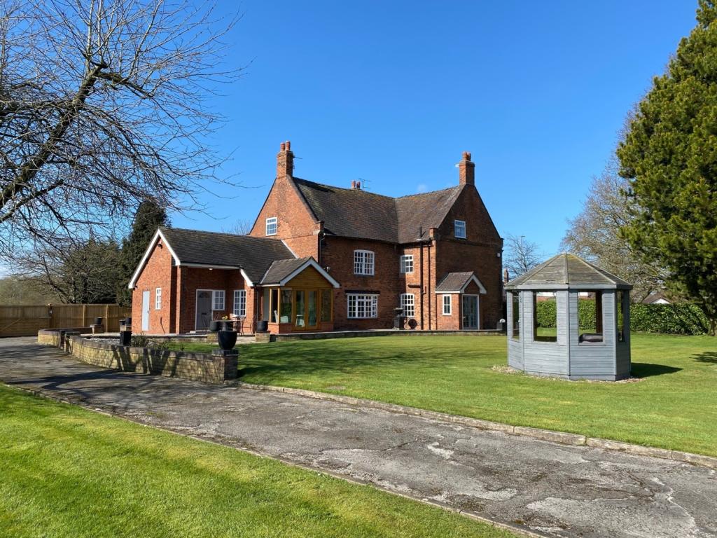 4 bed Country House for rent in Willaston. From Cheshire Lamont - Nantwich 4 bed Country House for rent in Willaston. From Cheshire Lamont - Nantwich