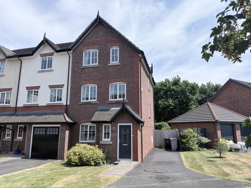4 bed Town House for rent in Butt Green. From Cheshire Lamont - Nantwich 4 bed Town House for rent in Butt Green. From Cheshire Lamont - Nantwich