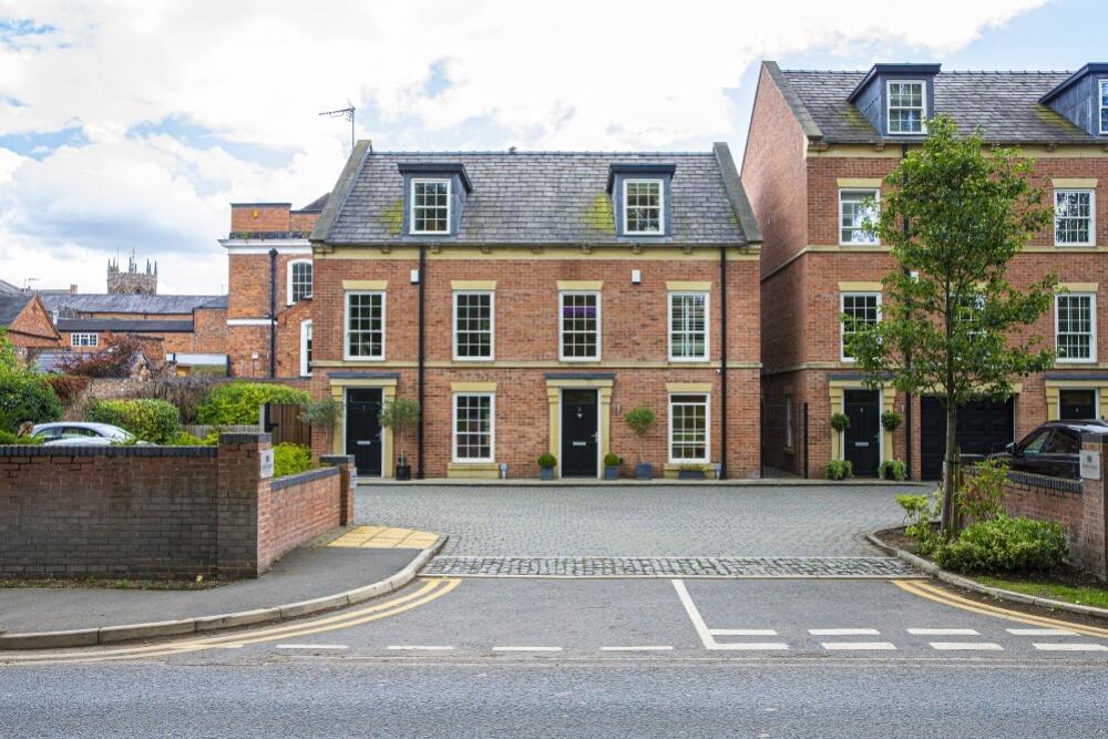3 bed Town House for rent in Sound. From Cheshire Lamont - Nantwich