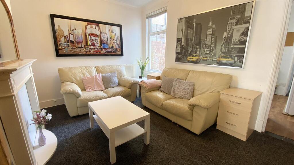 3 bed Mid Terraced House for rent in Portsmouth. From Christies - Southsea 3 bed Mid Terraced House for rent in Portsmouth. From Christies - Southsea