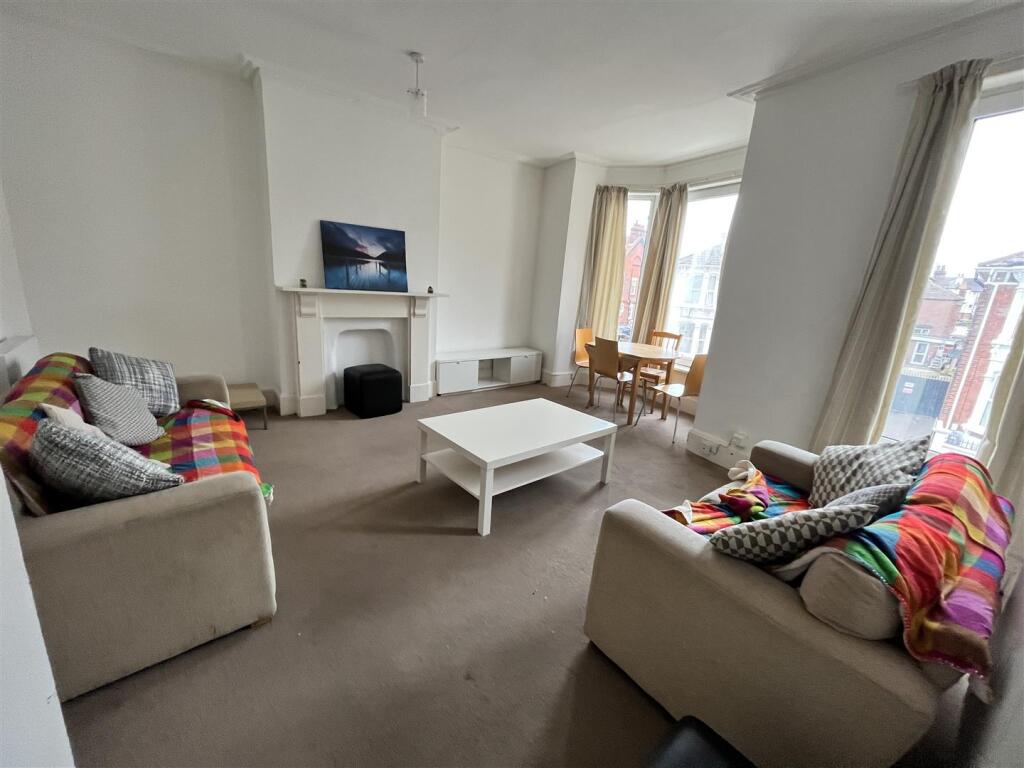 4 bed Apartment for rent in Portsmouth. From Christies - Southsea 4 bed Apartment for rent in Portsmouth. From Christies - Southsea