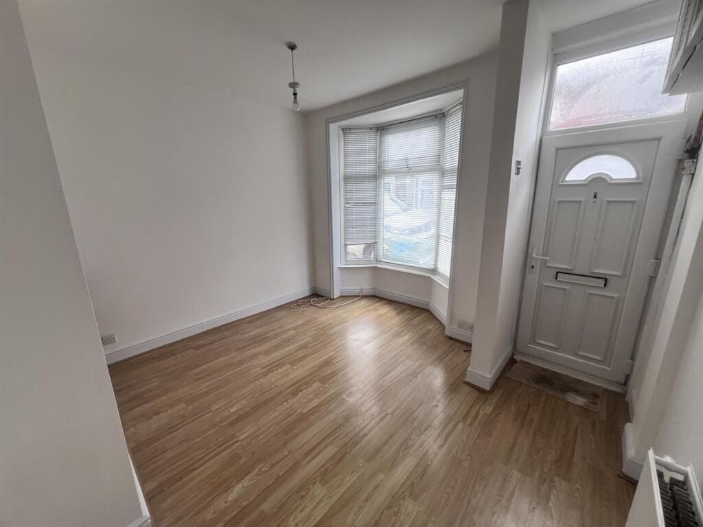 2 bed Mid Terraced House for rent in Portsmouth. From Christies - Southsea 2 bed Mid Terraced House for rent in Portsmouth. From Christies - Southsea