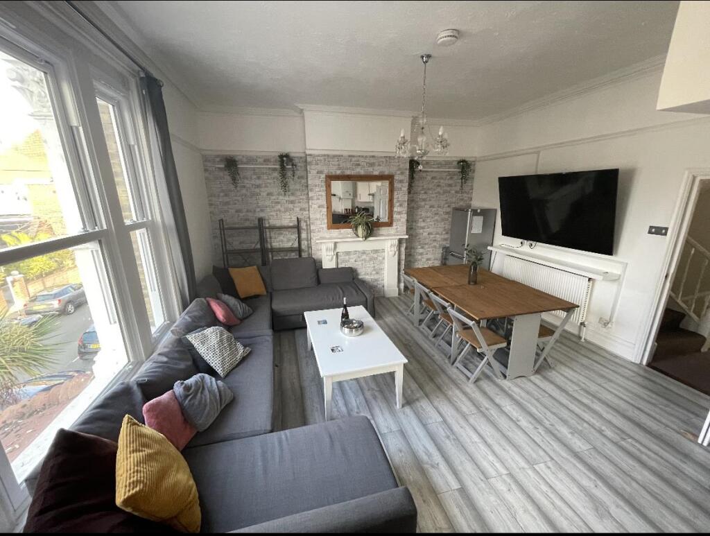 5 bed Semi Detached for rent in Portsmouth. From Christies - Southsea