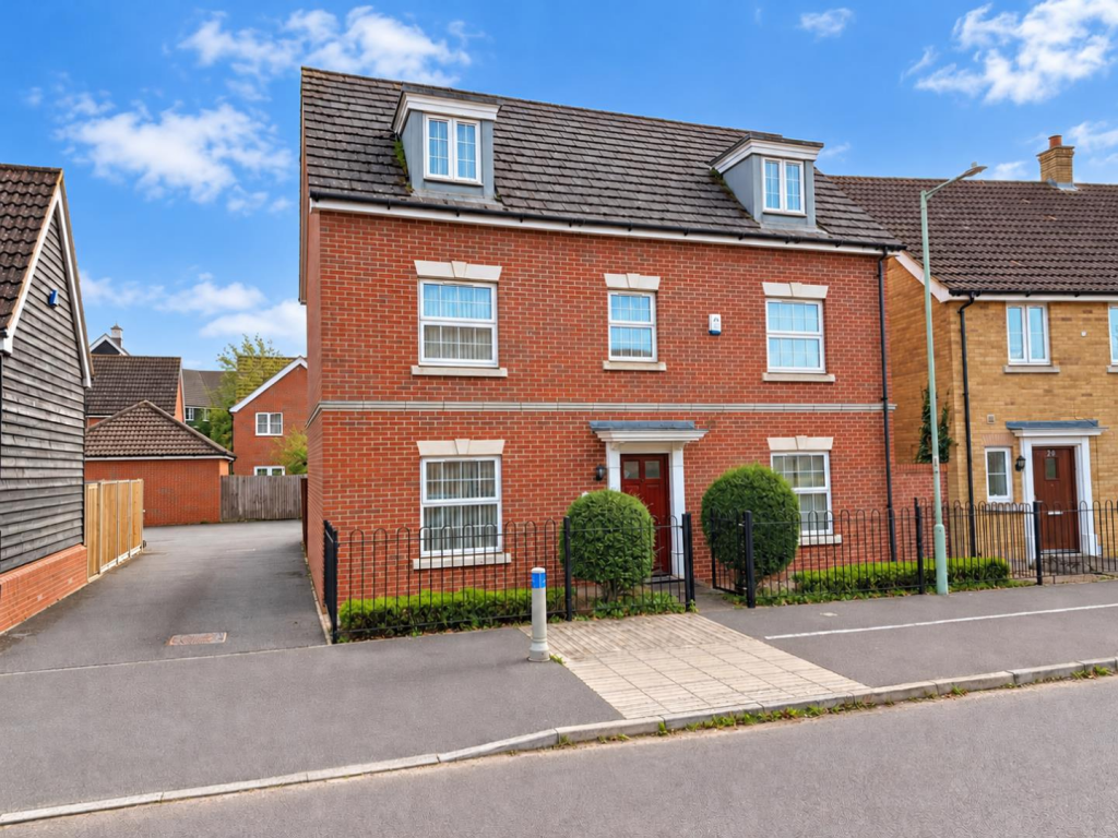 5 bed Detached for rent in Red Lodge. From Chilterns - Brandon 5 bed Detached for rent in Red Lodge. From Chilterns - Brandon
