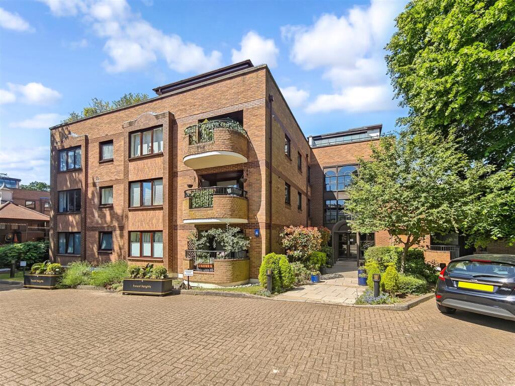 2 bed 1st Floor Flat for rent in Chingford. From Churchill Estates - Buckhurst Hill 2 bed 1st Floor Flat for rent in Chingford. From Churchill Estates - Buckhurst Hill