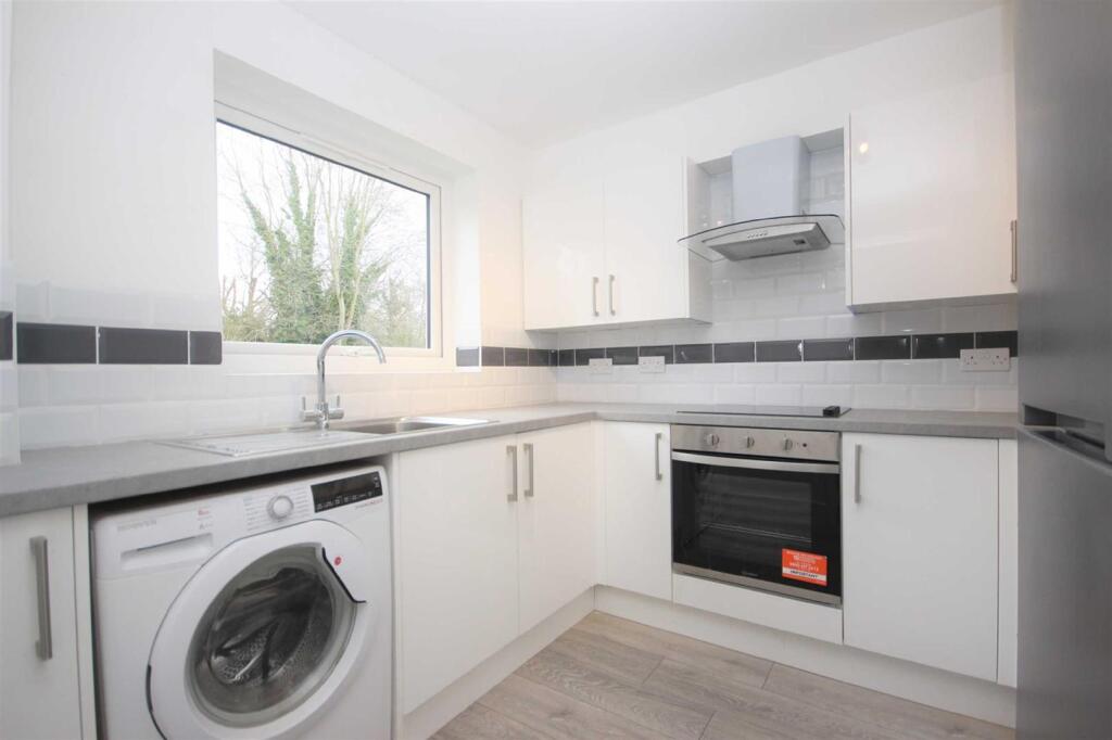 2 bed 1st Floor Flat for rent in Chigwell. From Churchill Estates - Buckhurst Hill 2 bed 1st Floor Flat for rent in Chigwell. From Churchill Estates - Buckhurst Hill