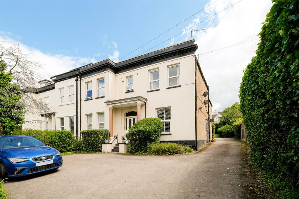2 bed Apartment for rent in Chingford. From Churchill Estates - Buckhurst Hill