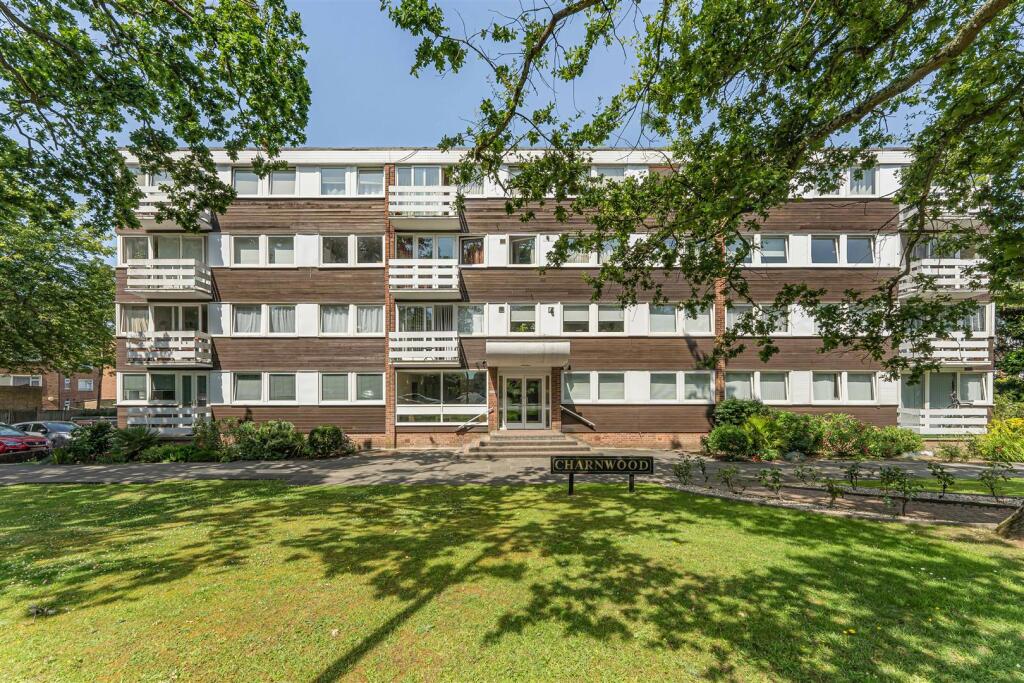 2 bed Apartment for rent in Woodford. From Churchill Estates - Buckhurst Hill