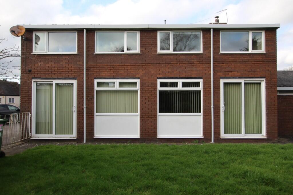 2 bed Apartment for rent in Hartshill. From Chris McAvoy Lettings - Atherstone