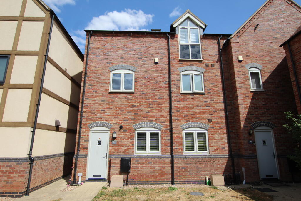 5 bed Semi Detached for rent in Over Whitacre. From Chris McAvoy Lettings - Atherstone 5 bed Semi Detached for rent in Over Whitacre. From Chris McAvoy Lettings - Atherstone