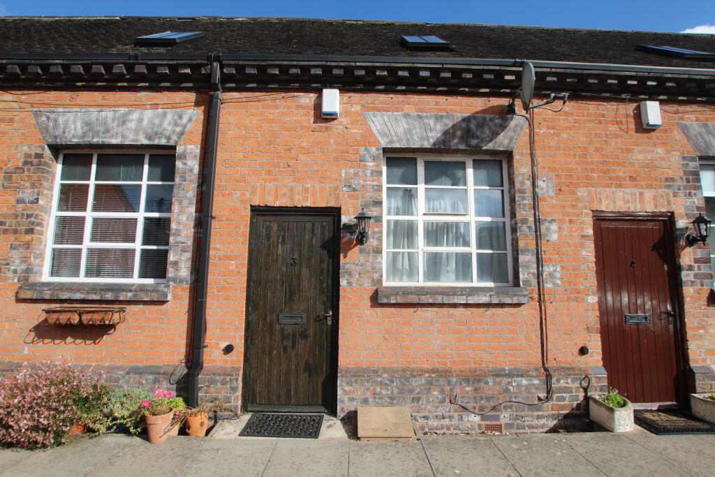 2 bed Mid Terraced House for rent in Atherstone. From Chris McAvoy Lettings - Atherstone