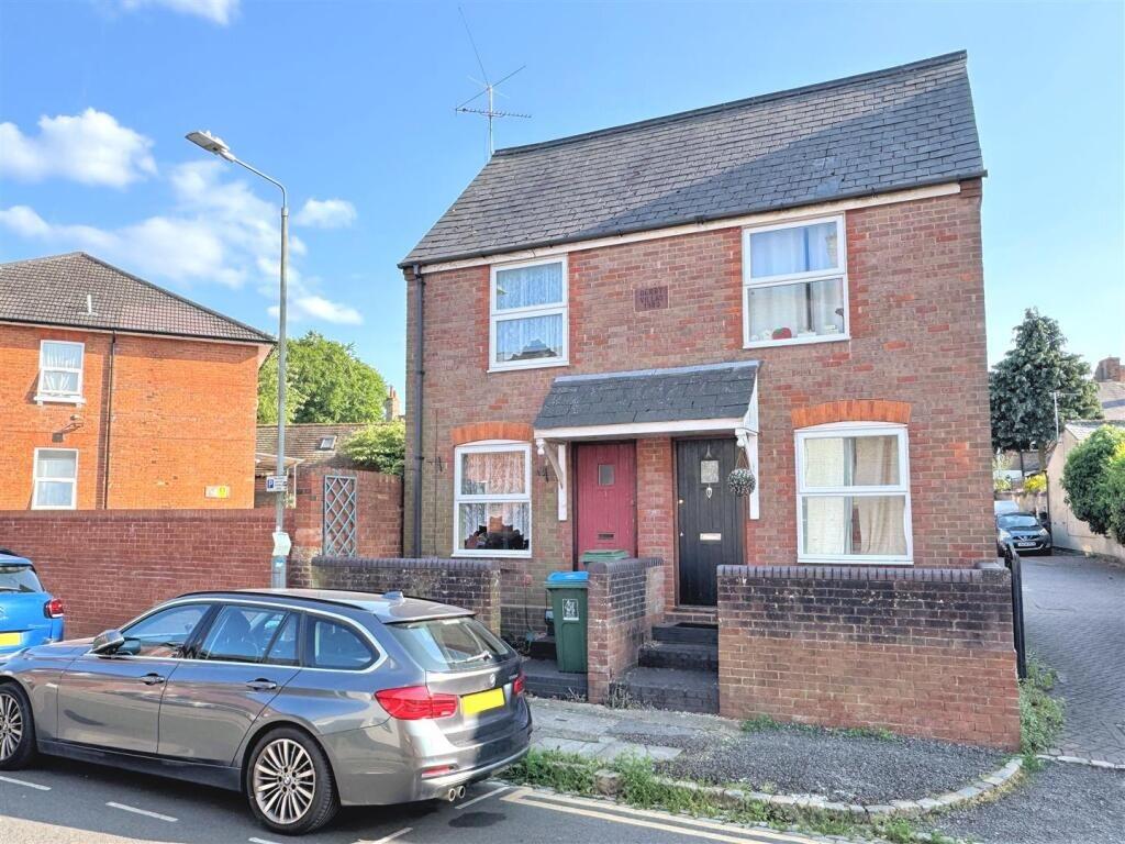 1 bed Semi Detached for rent in Aylesbury. From Christopher Pallet - Wendover