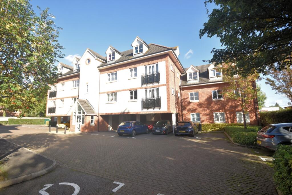 2 bed Apartment for rent in Aylesbury. From Christopher Pallet - Wendover 2 bed Apartment for rent in Aylesbury. From Christopher Pallet - Wendover
