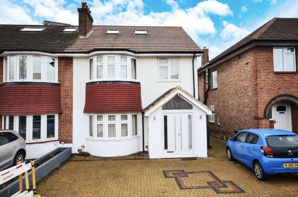5 bed Semi-Detached House for rent in Acton. From Citydeal Estates - London Ltd - Citydeal Estates