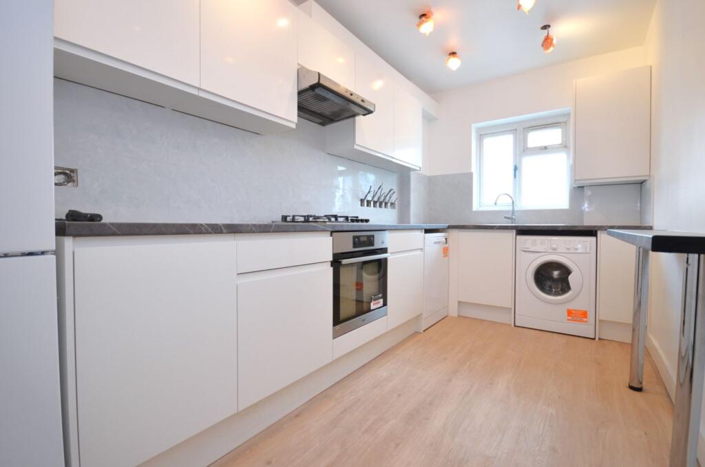 4 bed 1st Floor Flat for rent in Acton. From Citydeal Estates - London