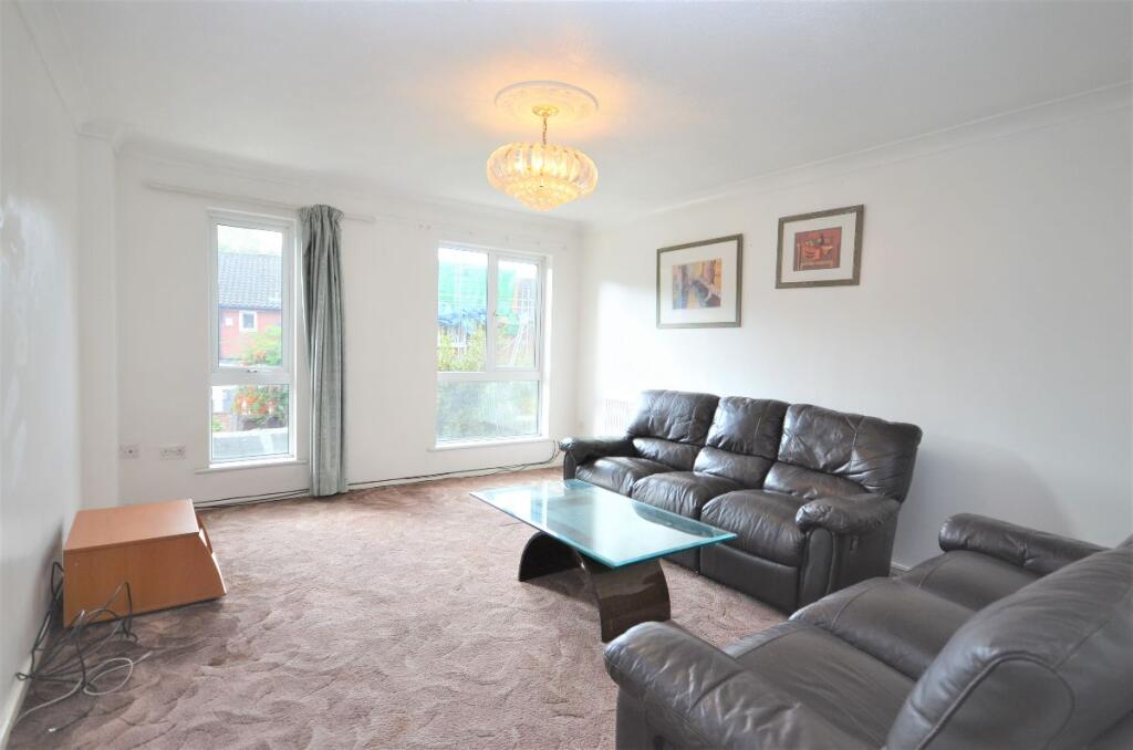 4 bed Mid Terraced House for rent in Chiswick. From Citydeal Estates - London
