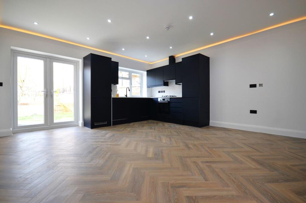 2 bed 1st Floor Flat for rent in Acton. From Citydeal Estates - London
