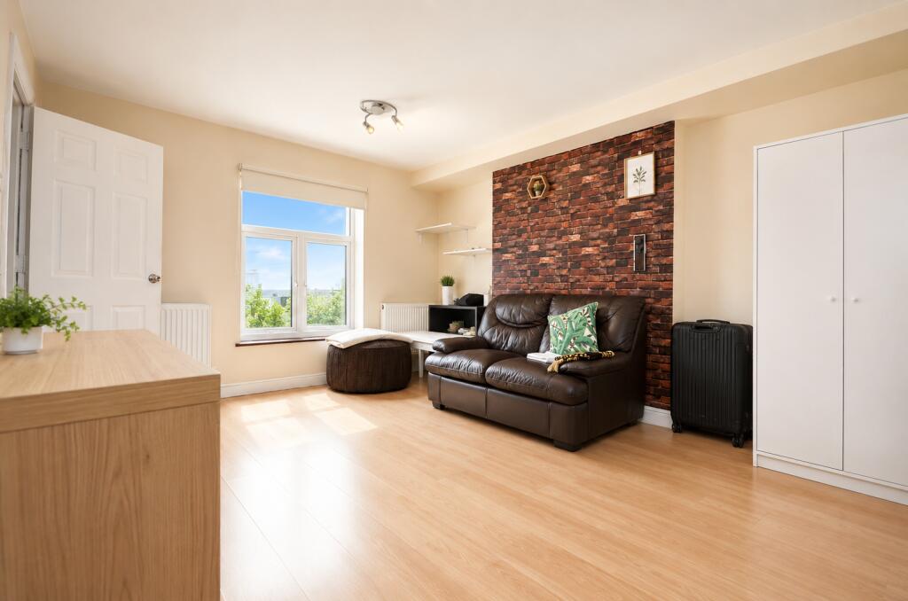 4 bed Studio for rent in Acton. From Citydeal Estates - London 4 bed Studio for rent in Acton. From Citydeal Estates - London