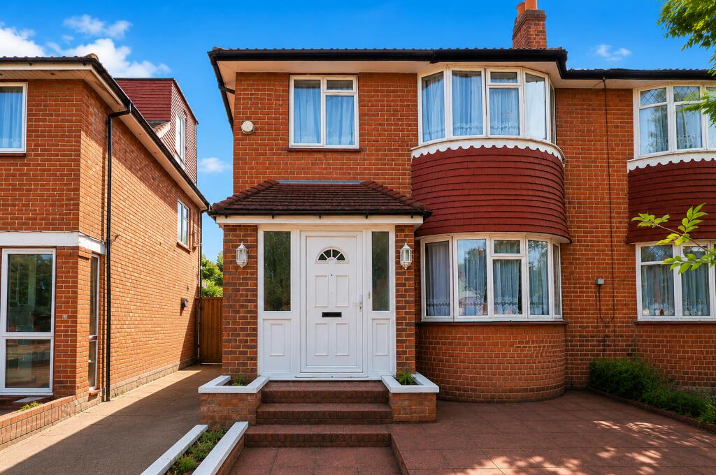 4 bed Semi Detached for rent in London. From Citydeal Estates - London