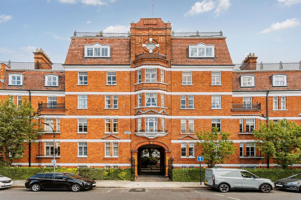 2 bed 1st Floor Flat for rent in Kensington. From Citydeal Estates - London